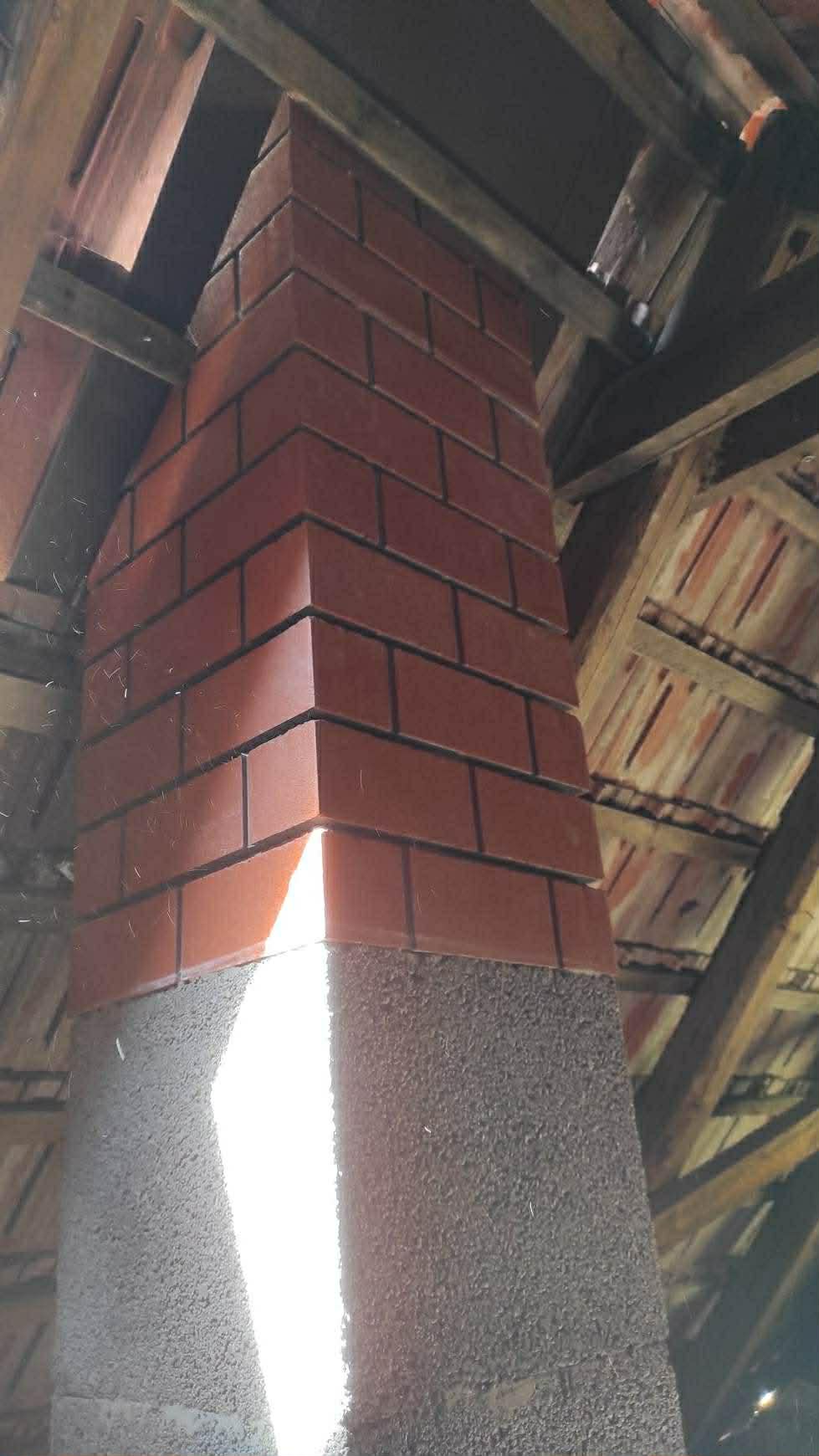 Bourání a výstavba nového komínu